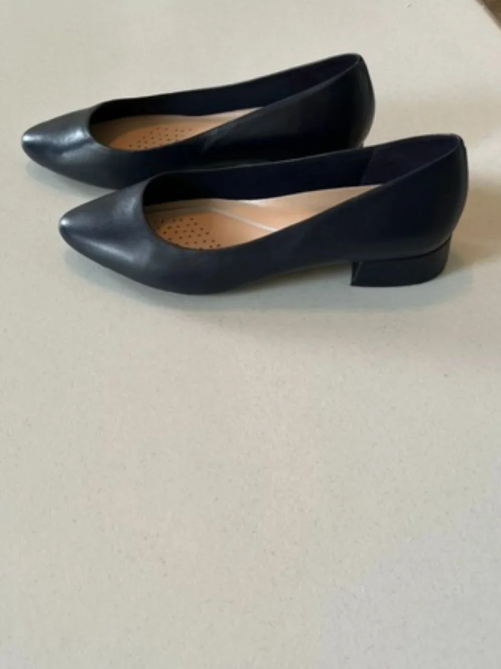 Easy Spirit Leather Flats Navy 8.5  Wide